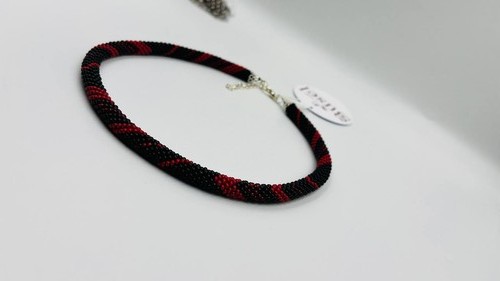 Schwarz rote perlenkette - schwarz-rote,