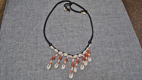 Kette mit kaurimuscheln - #kette,