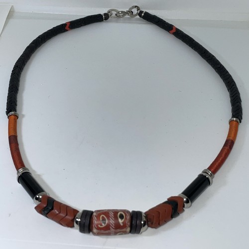 Stein kette - stein,